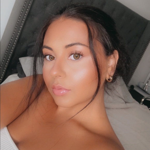 Meet the Posher Other - Meet your Posher, Tania